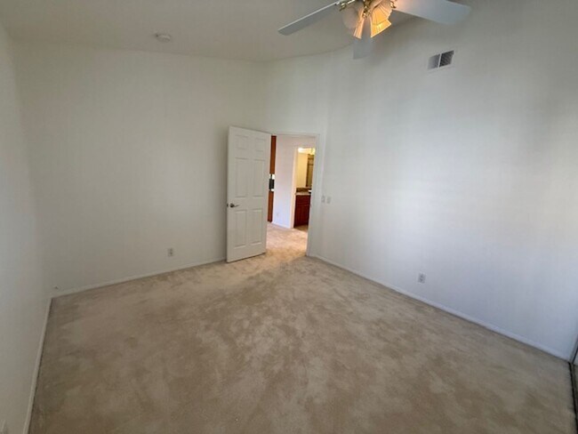 Building Photo - Over 3000 sq feet in Trabuco Canyon