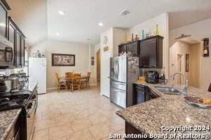 Building Photo - 5018 Italica Rd