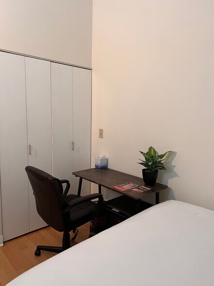 Building Photo - 237 Granby St