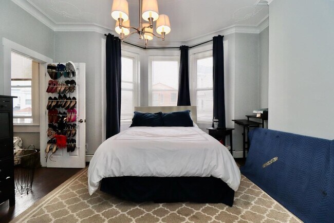 Building Photo - 19 Graham St