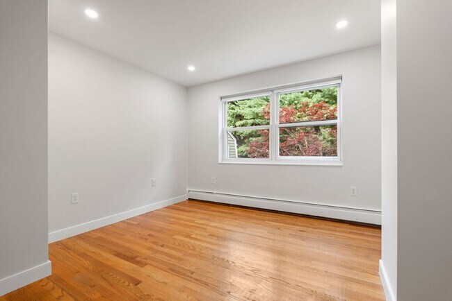 Building Photo - 33 Saco St