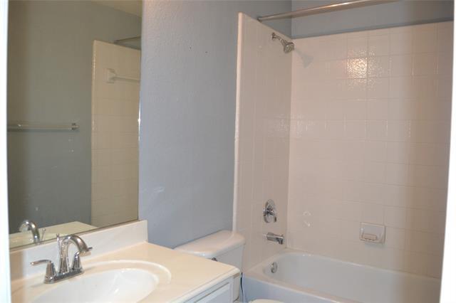 Building Photo - 6005 Hidden Pine Ln