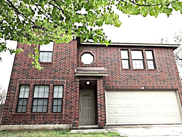 Building Photo - 360 Whispering Hollow Dr