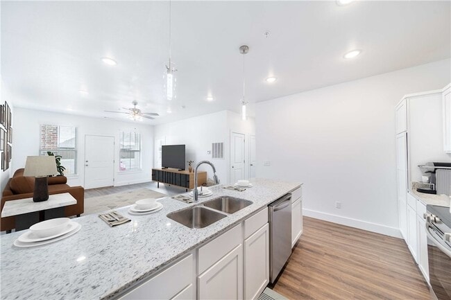 Building Photo - The Benton -  200 Ryan Unit Randolph | Woodruff