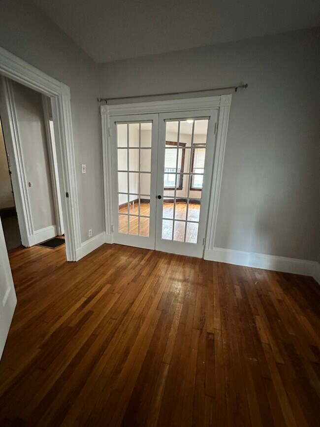 Building Photo - 147 L St