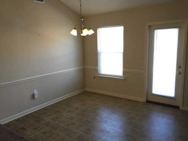 Building Photo - MOVE IN READY HOME IN SEMMES, AL