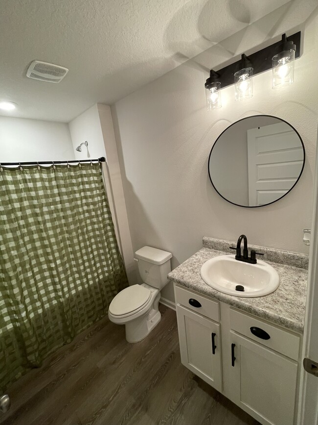 Building Photo - 5240 Peach Dr