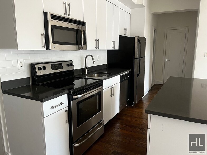 Building Photo - WEST 73 STREET