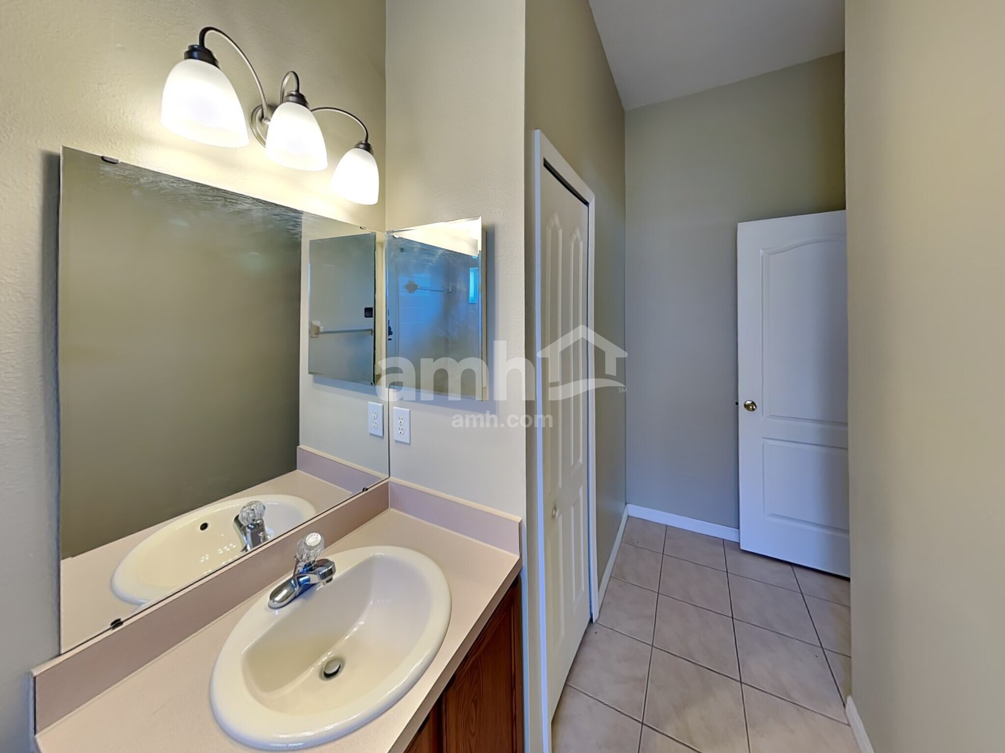Building Photo - 12828 Standbridge Dr