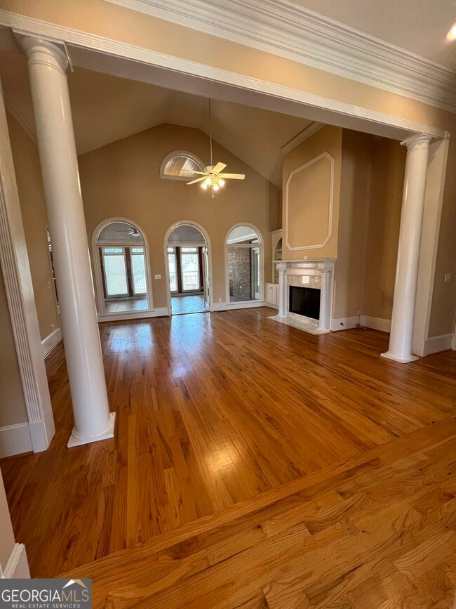 Building Photo - 678 Verney Dr