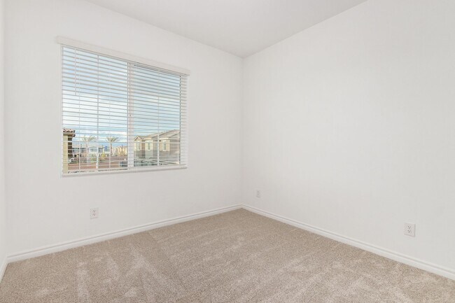 Building Photo - 2023 built townhome
