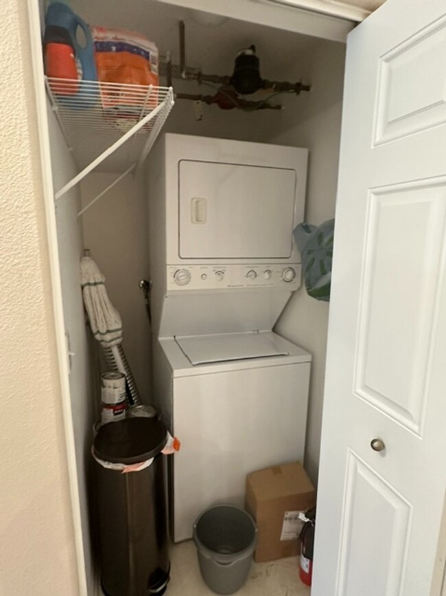 Building Photo - Downtown Fully Furnished 1BR Condo Near Balboa Park with Utilities Included & Parking