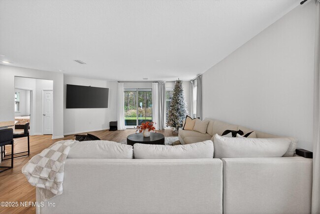 Building Photo - 7775 Dunhill Ct