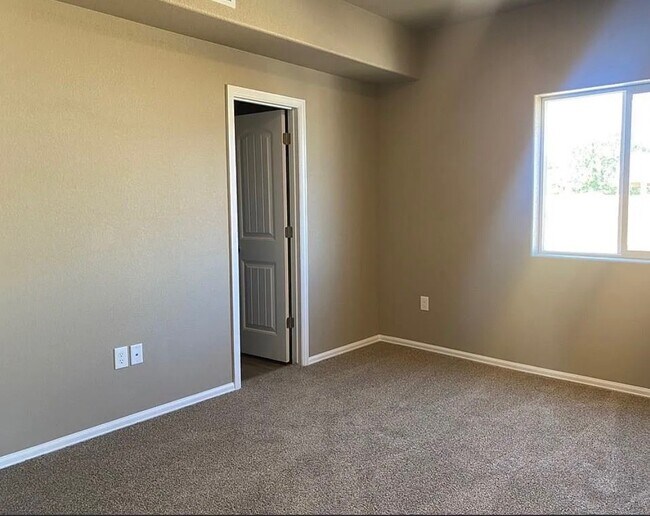 Building Photo - 5412 Gannet Ln