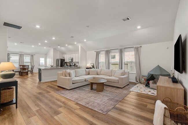 Building Photo - 15806 Tullich Knl Dr