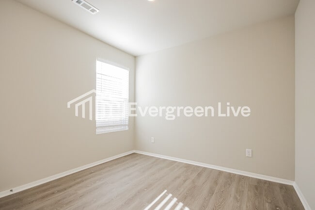 Building Photo - 6601 NW Kathleen St