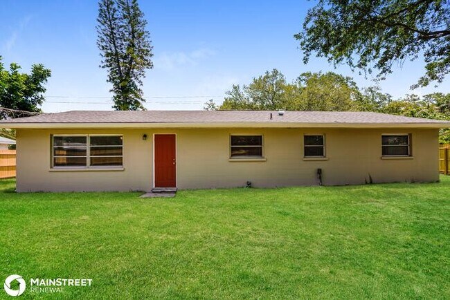 Building Photo - 4506 9TH ST W, BRADENTON, FL 34207