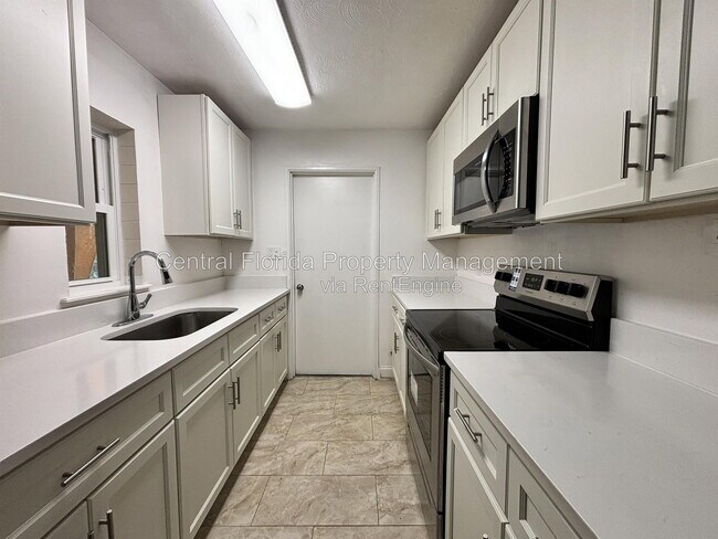 Building Photo - 4606 Meadowbrook Ave