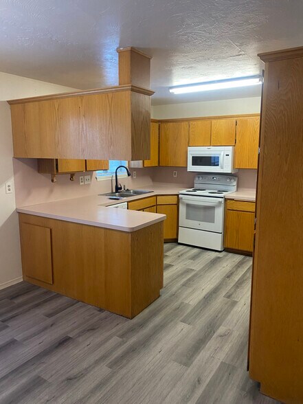 Building Photo - 3823 E Michelle St