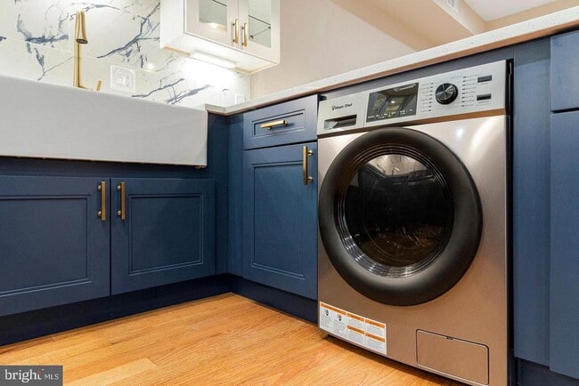 Building Photo - 1609 17th St SE