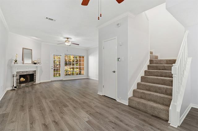 Building Photo - 3550 Country Square Dr