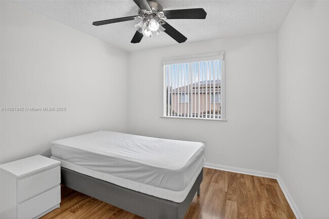 Building Photo - 14076 S Forest Oak Cir