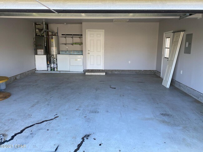 Building Photo - 5241 Thornton Ln