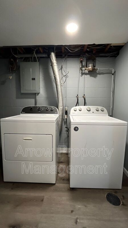 Building Photo - 800 S 38th St Ct