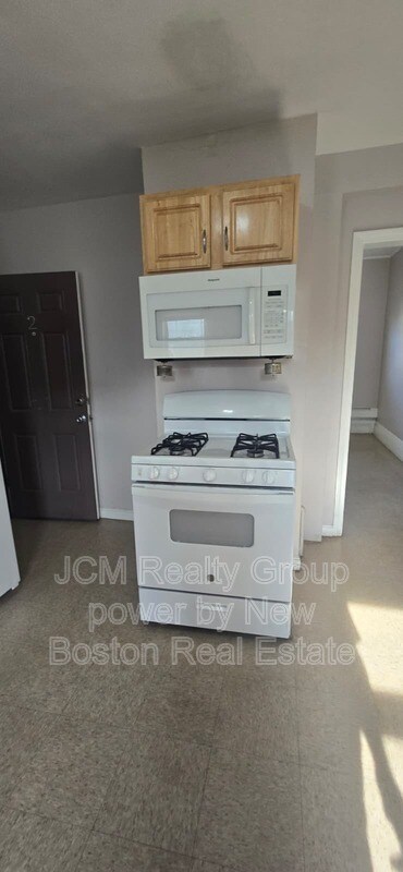 Building Photo - 66 Batchelder St