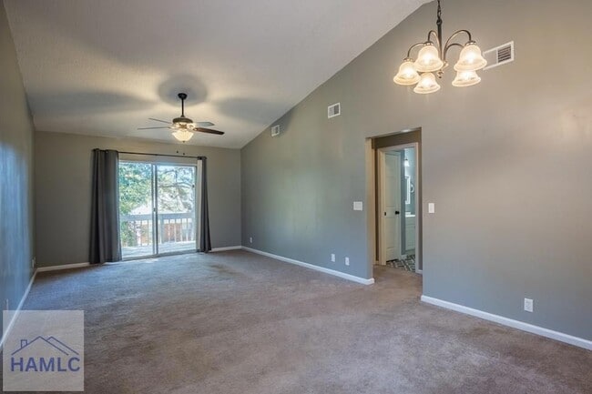 Building Photo - 910 Brett Dr