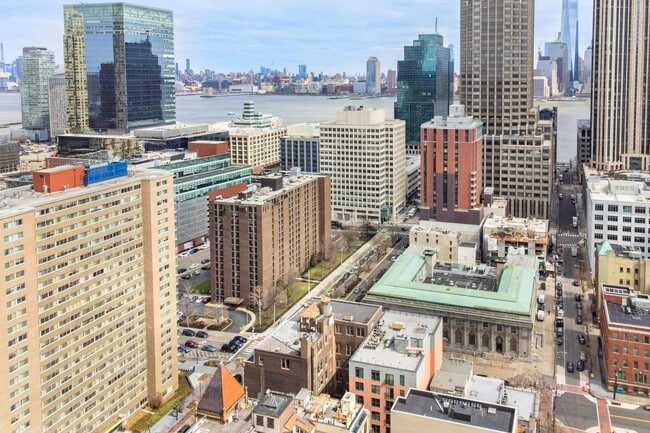 Building Photo - 81 Montgomery St