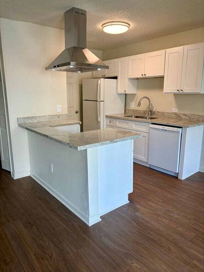 Building Photo - 5109 Nicholson Dr