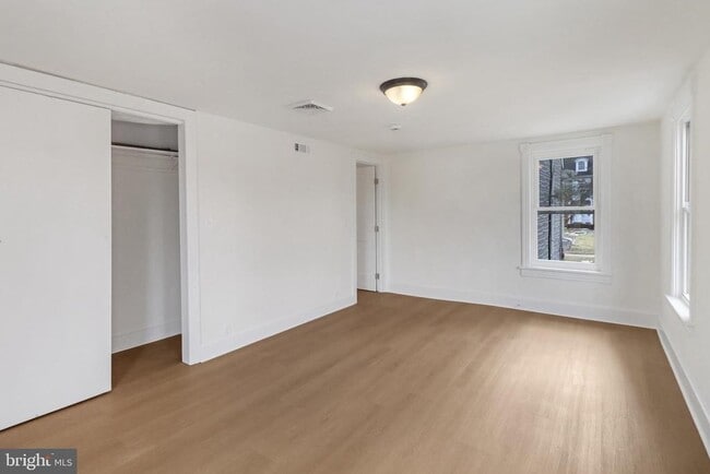 Building Photo - 24369 W Main St