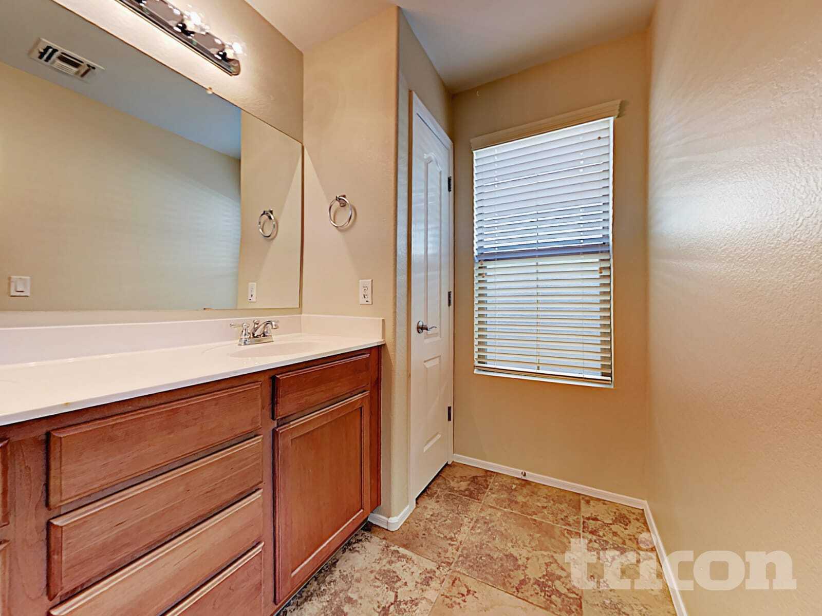 Building Photo - 4376 E Selena Dr