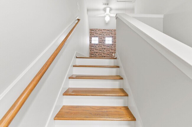 Building Photo - Stunning Rice Military Rental – Gated, Spa...