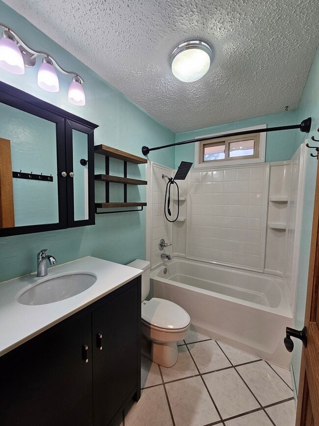 Building Photo - 4 BED | 2 BATH | DOUBLE GARAGE | PET NEGOT...