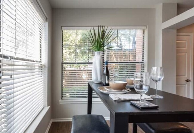 Building Photo - 1 bedroom in Dallas TX 75206