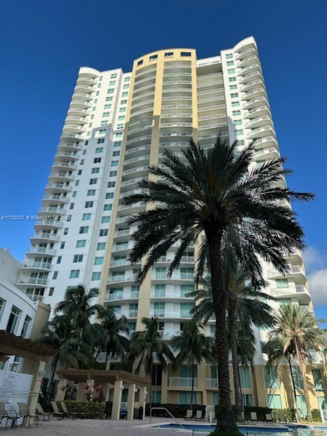 Primary Photo - 1755 E Hallandale Beach Blvd