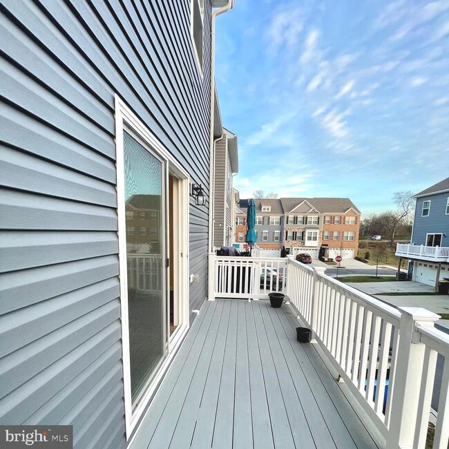 Building Photo - 2709 Princess Victoria Way