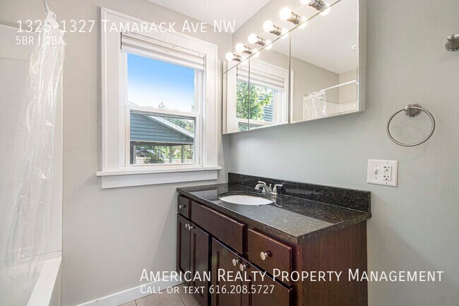 Building Photo - 1325-1327 Tamarack Ave NW-