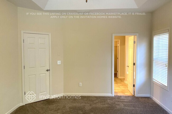 Building Photo - 2560 Freemont St