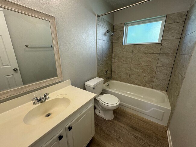 Building Photo - 310 Baumann Dr