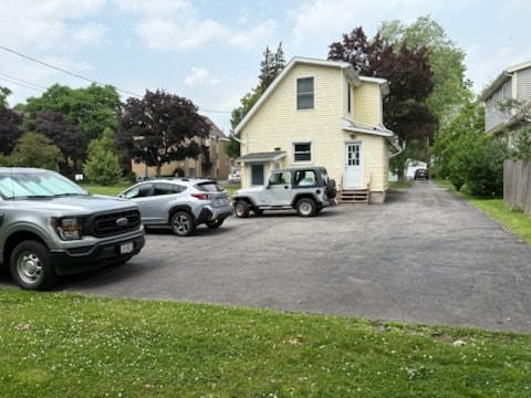 Off Street parking - 35 Langslow St