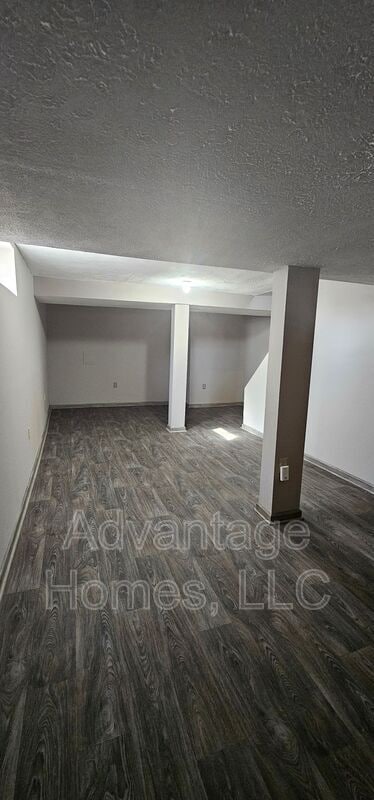 Building Photo - 11905 W 117th Terrace