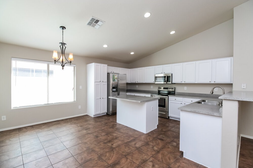 Building Photo - 484 W Gascon Rd