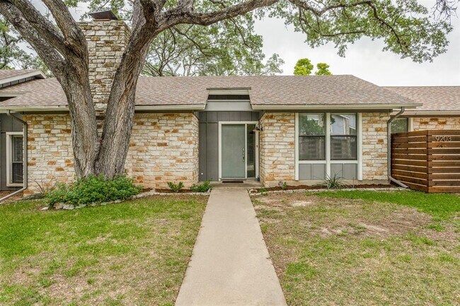 Building Photo - 9203 Knoll Crest Loop