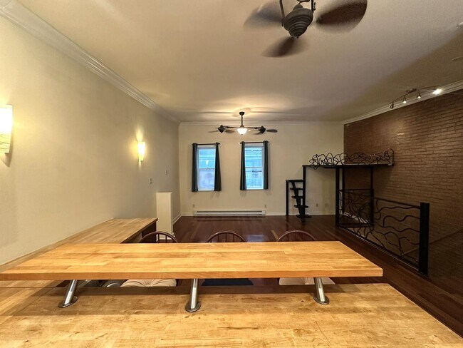 Building Photo - Gorgeous Studio Apartment in Fishtown with...