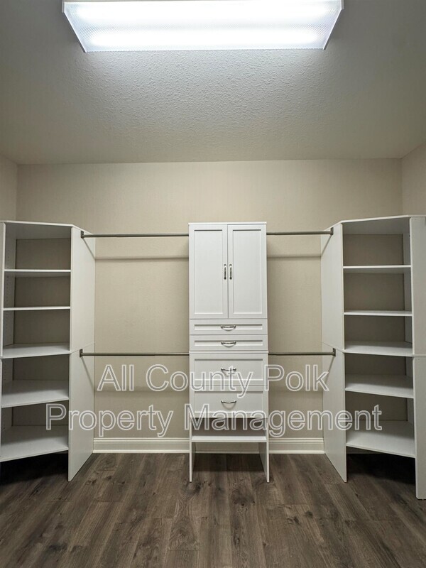Building Photo - 272 Walkers Point Dr