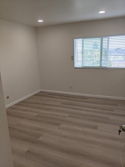 Building Photo - 4727 W 147th St