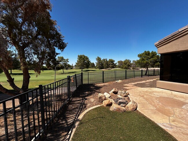 Building Photo - On GOLF COURSE LOT - 3 Bed/3Bath GATED Com...